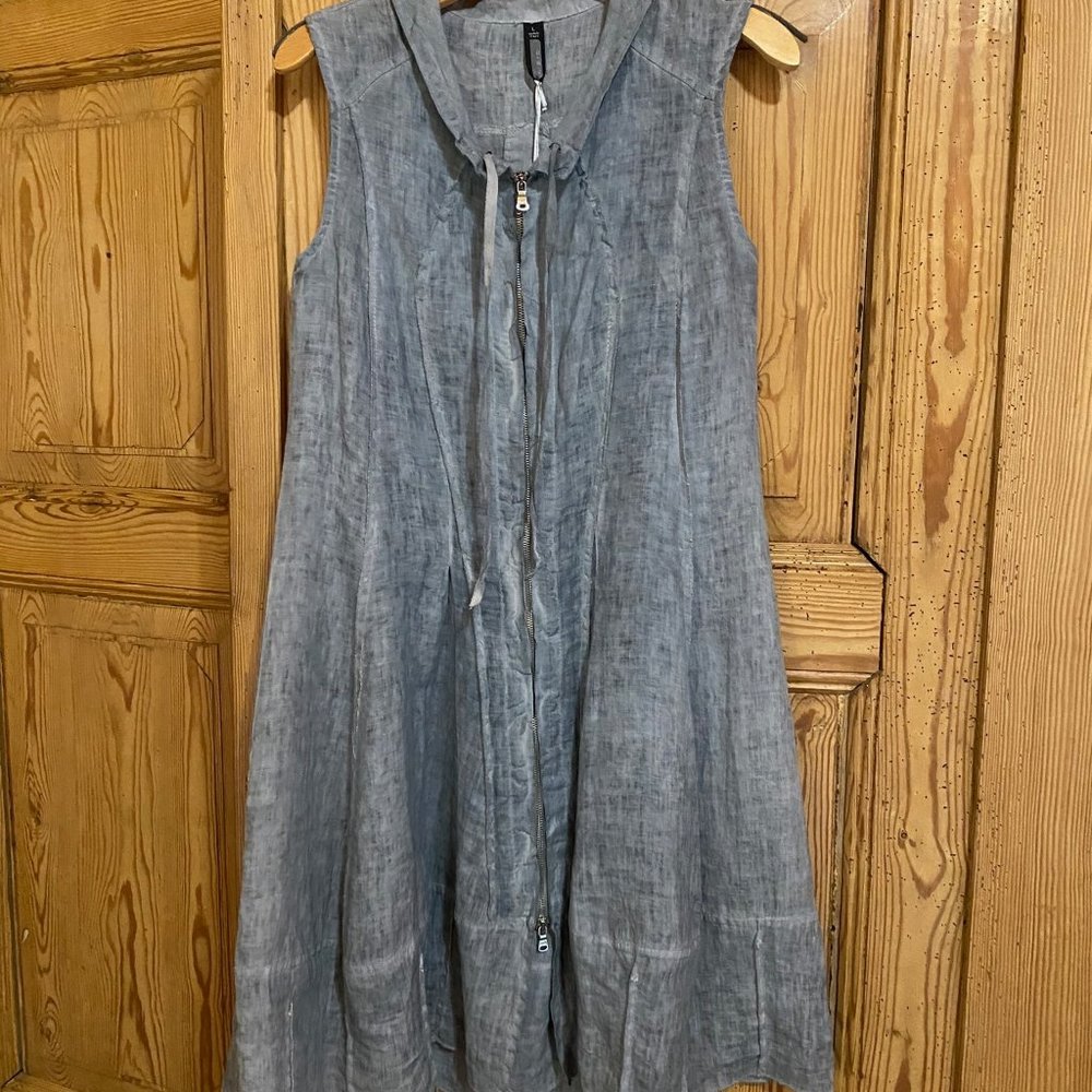 Linen Chambry dress -- beautiful fit and style-